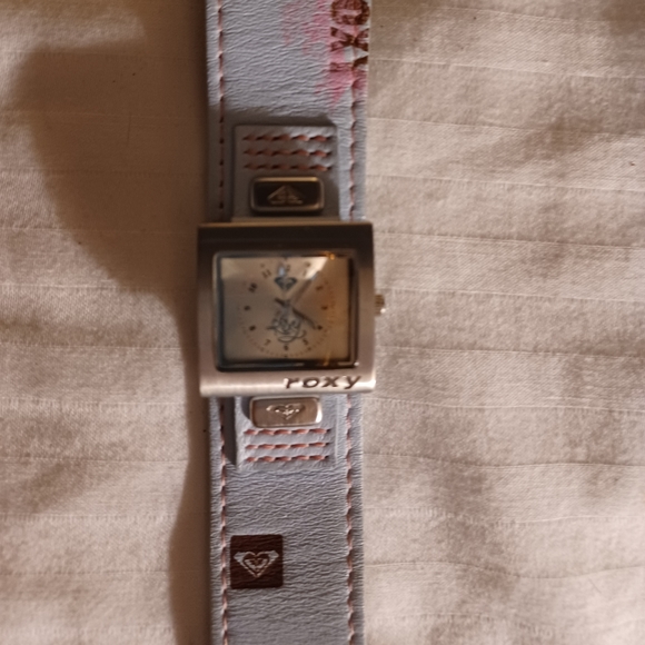 Womens Roxy Wrist Watch - Picture 2 of 2